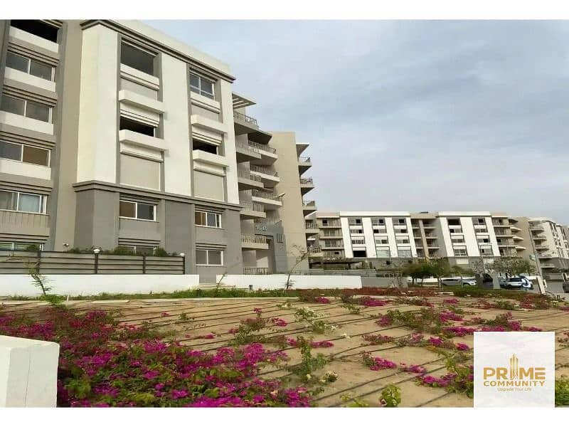 Duplex For Sale in Very prime location view landscape and facing north in Hyde park New Cairo - Widok 4