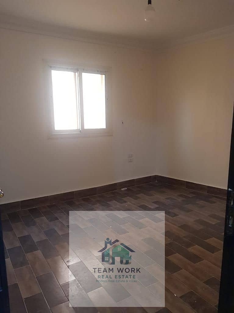 For sale directly from the owner: 150m² net apartment with elevator in the 10th District, Zayed City - Vista 3