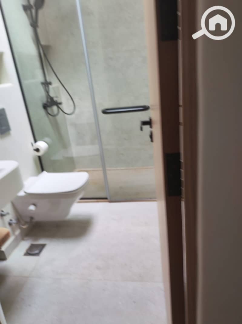 30 9576f88d-0337-4b87-a2f6-dfbf8514c6e3. jpeg