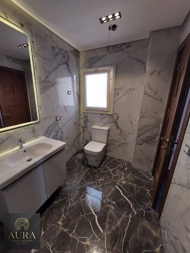 210 sqm Ultra Super Lux Apartment for Sale in Fifth District - Widok 4
