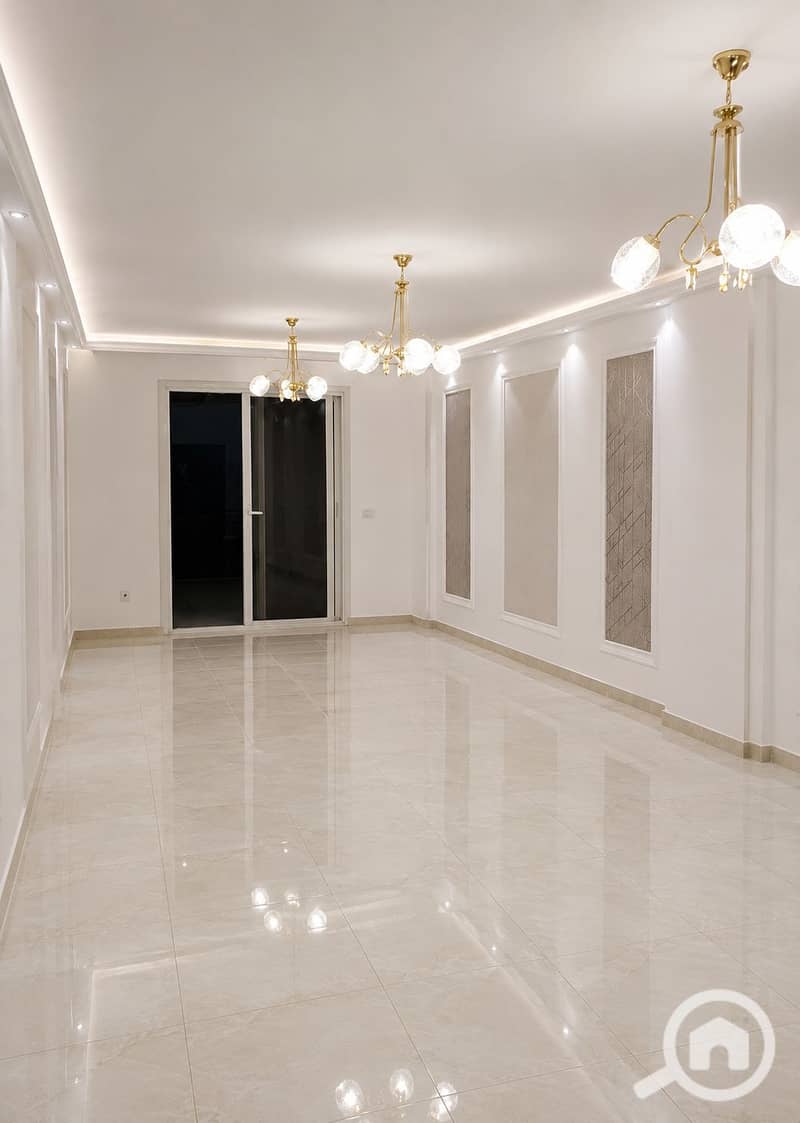 Apartment for rent in Sidi Bashir Tram, First Khaled bin Al-Walid, 160 m², 3 rooms and reception, 3 pieces and 2 bathrooms, stylish hotel entrance. - Widok 2