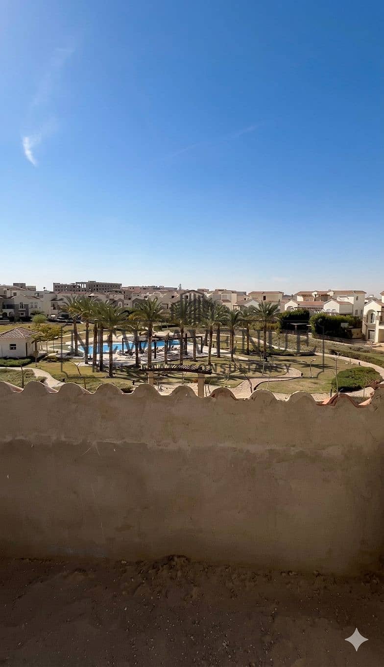 Townhouse Below Market Price with Prime Landscape and Pool View in Divina Gardens compound - Widok 3