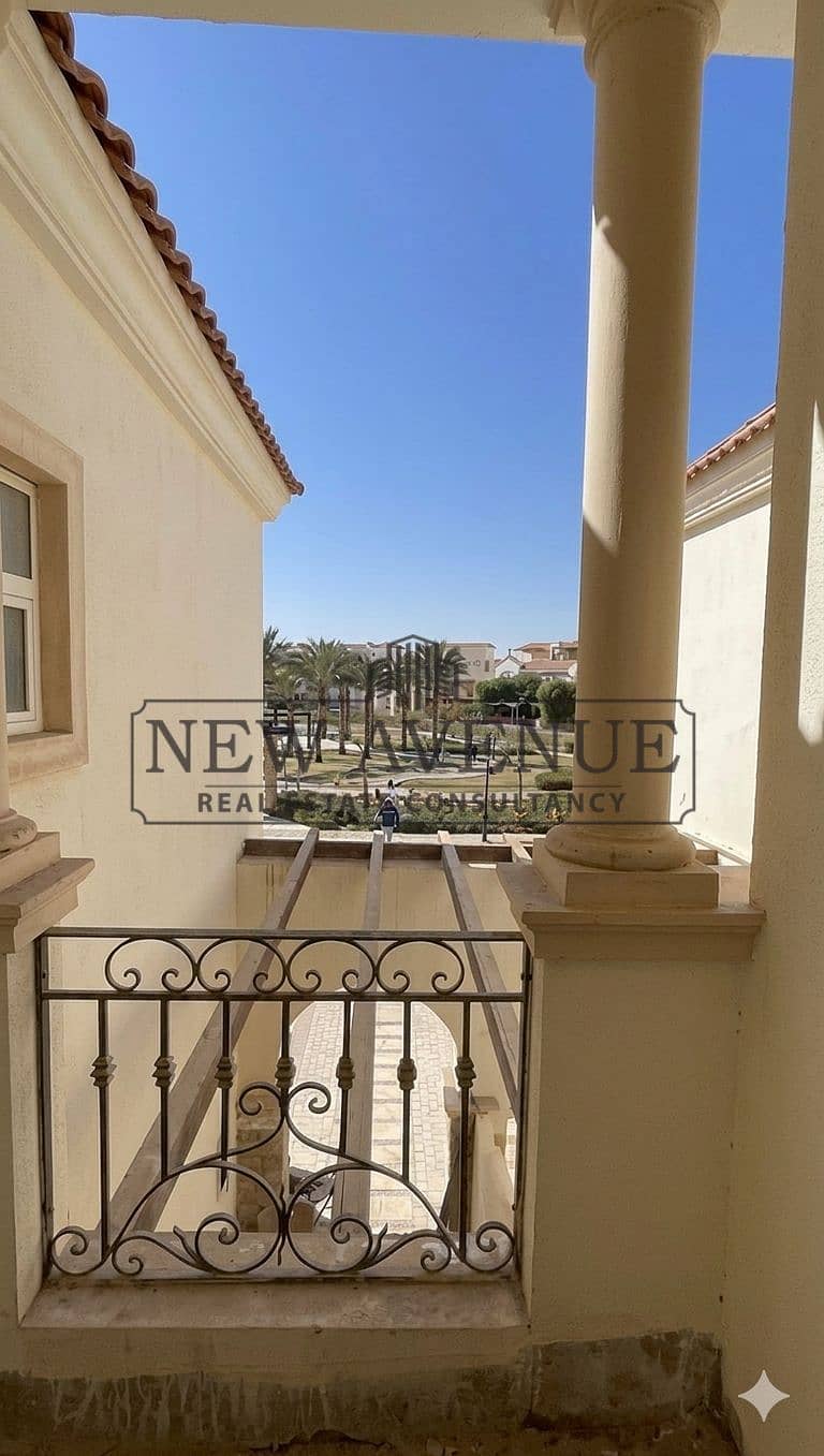 Townhouse Below Market Price with Prime Landscape and Pool View in Divina Gardens compound - Więcej