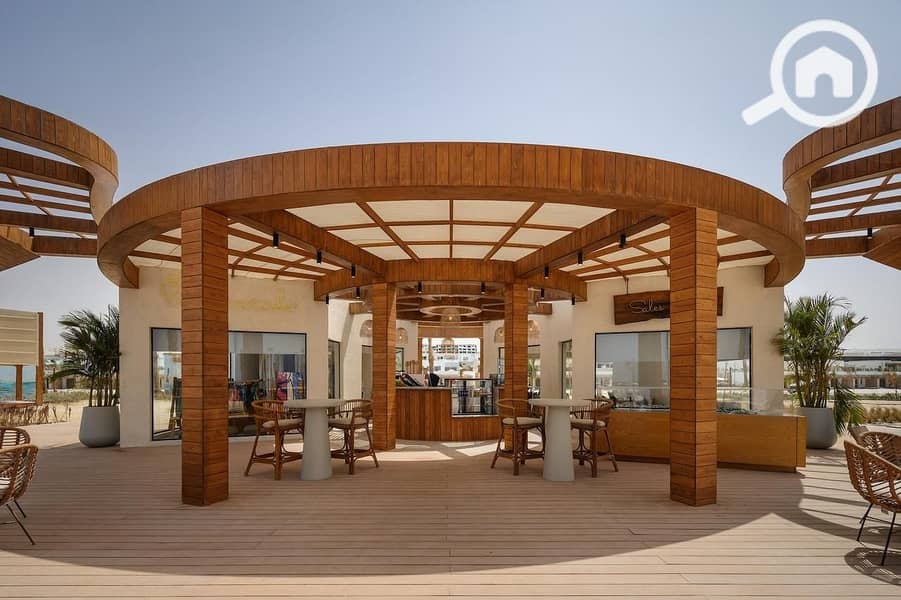 fully finished chalet for sale in El Masyaf with Prime Location in Ras El Hekma, North Coast - Widok 3