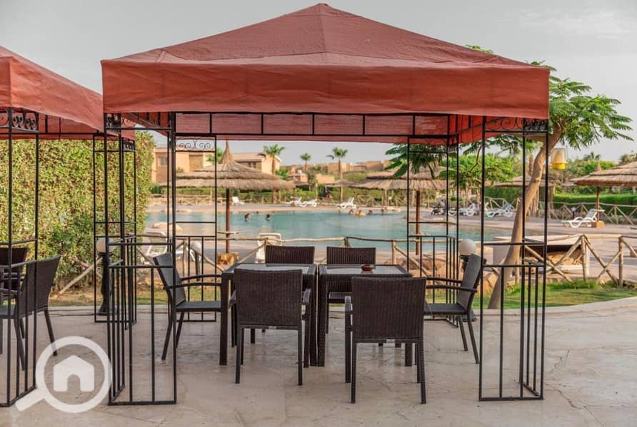 3-room chalet on the ground floor with a garden inside the Marina Wadi Degla hotel, Ain Sokhna - Ansicht 5