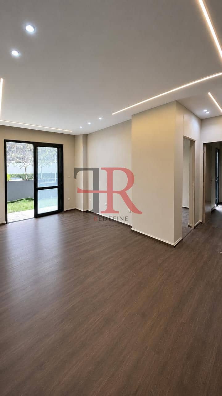 Apartment for sale with private garden ready to move super lux finishing in patio oro compound new cairo - Bild 2
