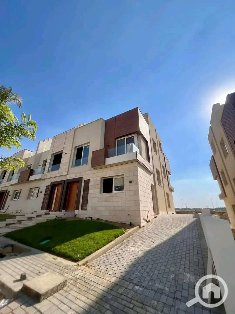 Town house for sale in compound Azaar 2 - Görünüm 3