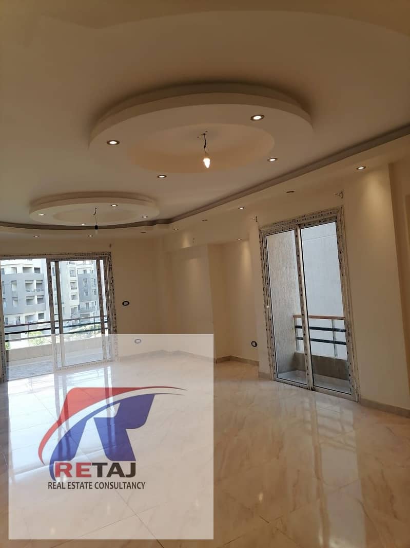 Ultra-super-luxurious apartment for rent in New Cairo's Fifth Settlement, overlooking the lakes and landscape in The Square Compound . - View 3