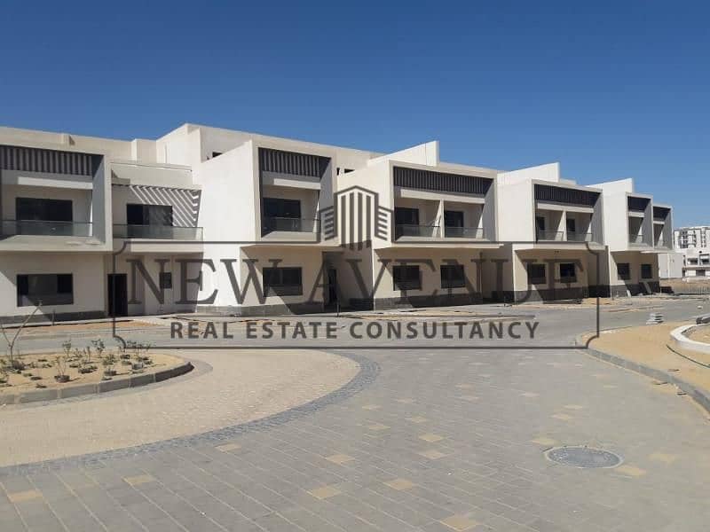 Villa for sale open view Immediate Delivery Below market price in Board Walk R7 New Capital - Ansicht 2
