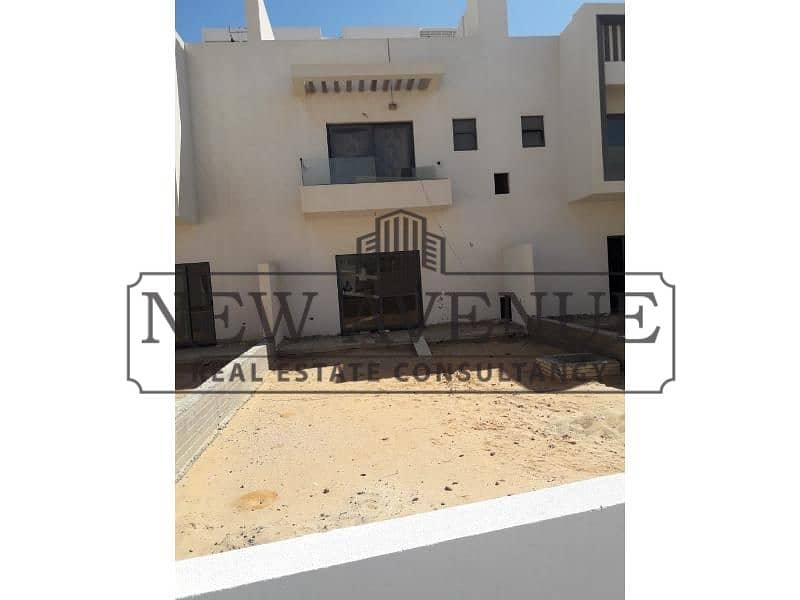 Villa for sale open view Immediate Delivery Below market price in Board Walk R7 New Capital - Mehr