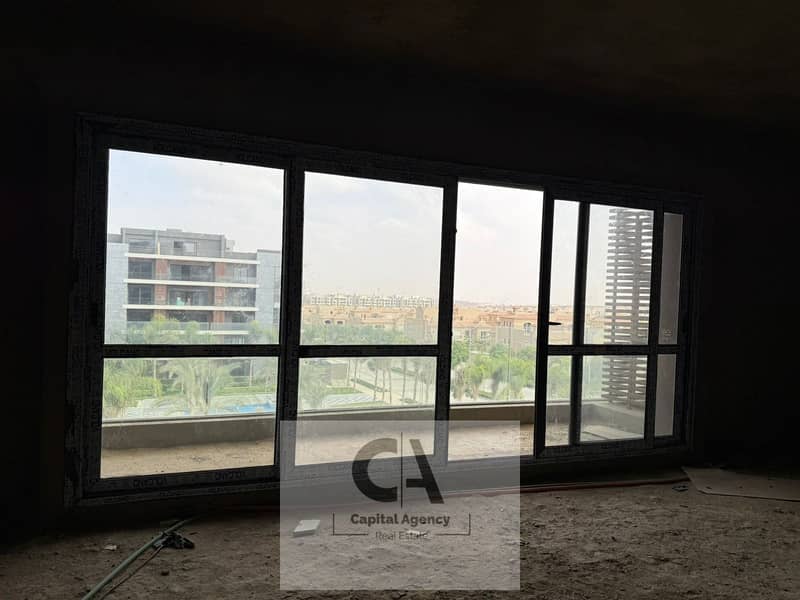 Apartment for sale in El Patio Oro Compound, Fifth Settlement, immediate occupancy - La Vista, installments over the longest payment period, 25% cash - Ansicht 2