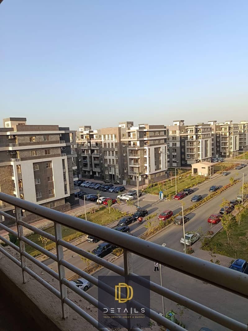 A furnished apartment for rent, elevated ground floor, first occupancy, with a landscape view in Janna 2 Compound, Sheikh Zayed. - Mehr