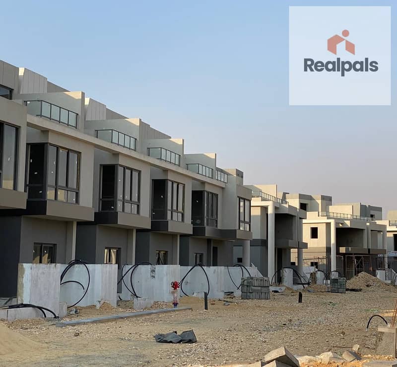 TOWNHOUSE CORNER 260 M FOR SALE READY TO MOVE AT BLOOMFIELDS - Mehr