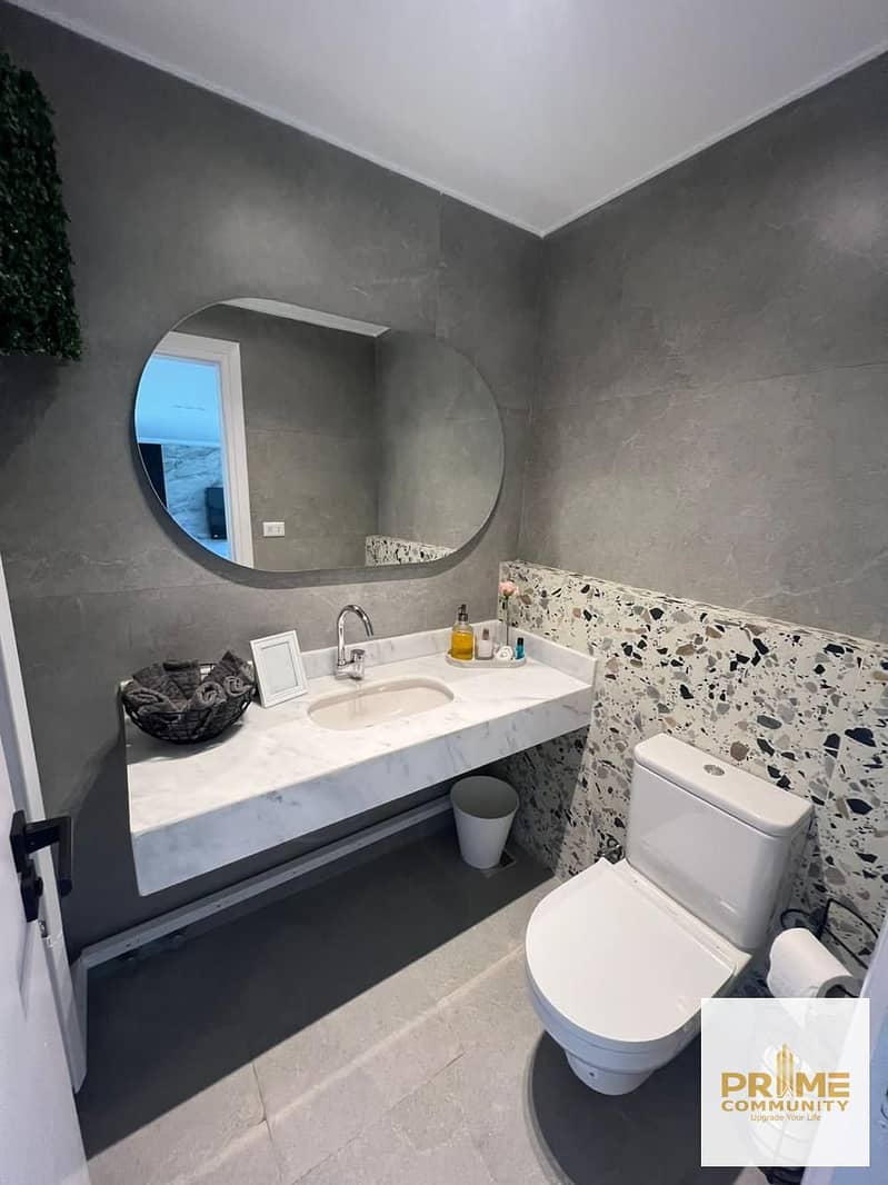 The most amazing townhouse middle with high end finishing ultra super lux for sale in Mena Garden city 6 October - Widok 6