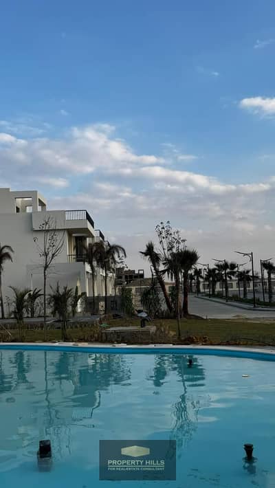 4 Bedroom Townhouse for Sale in Sheikh Zayed, Giza - 740e6850-209e-4abe-be47-9d69bc474a42. jpg