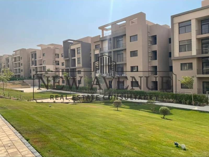 Best price for apartment 3 bedrooms fully finished with Ac's Ready to move with premium prime location with premium facilities in Fifth Square Marase - Altro