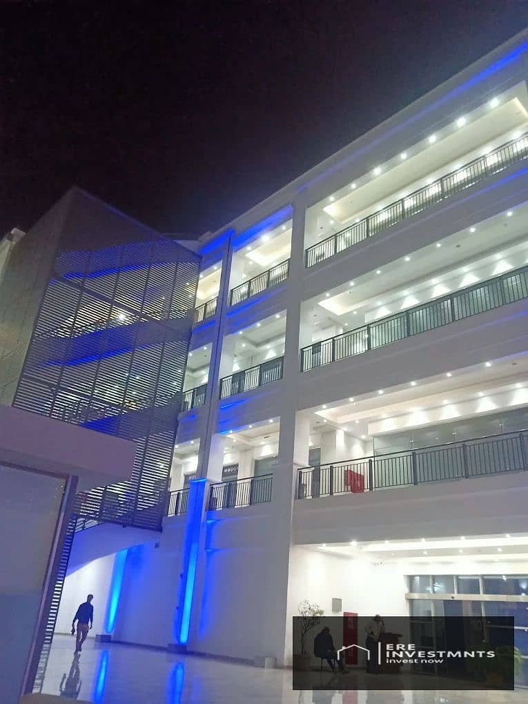 Administrative Office 95m Fully Finished Under Market Price, ready to move for Rent in Top 90 Mall New Cairo - Ansicht 3