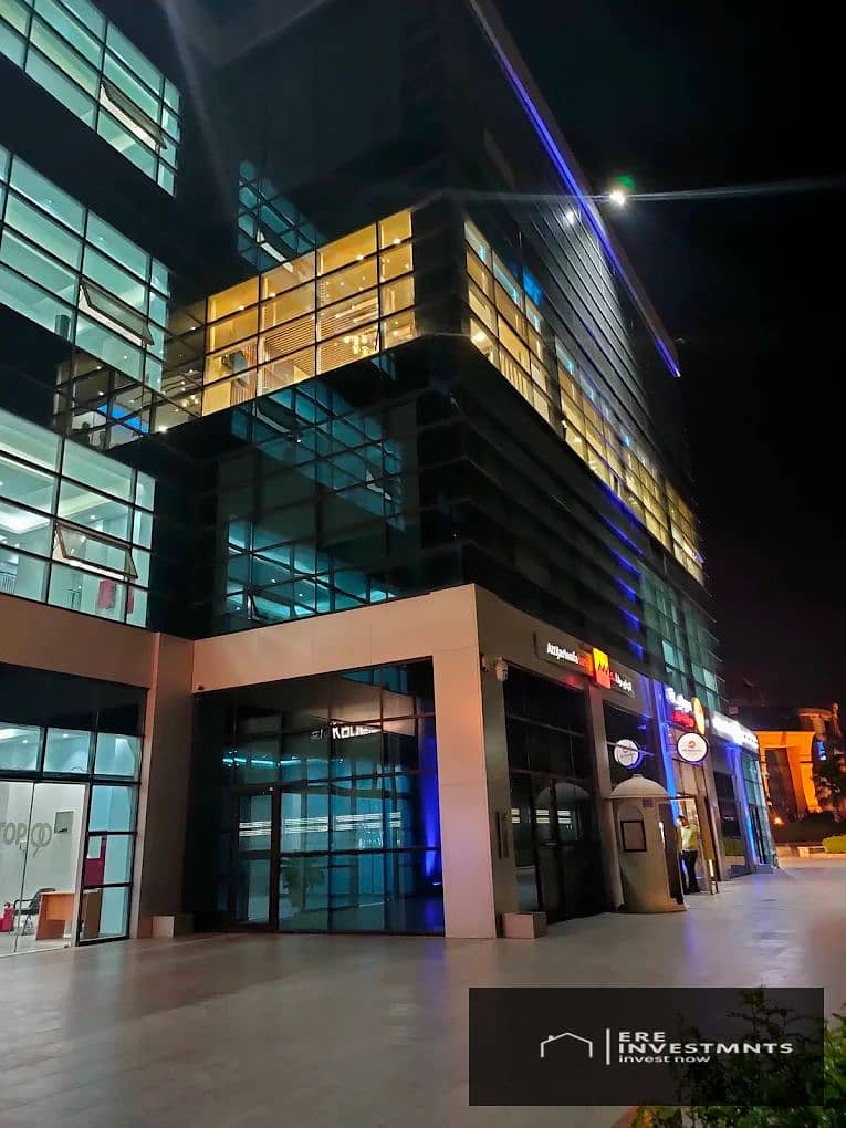 Administrative Office 95m Fully Finished Under Market Price, ready to move for Rent in Top 90 Mall New Cairo - Ansicht 4