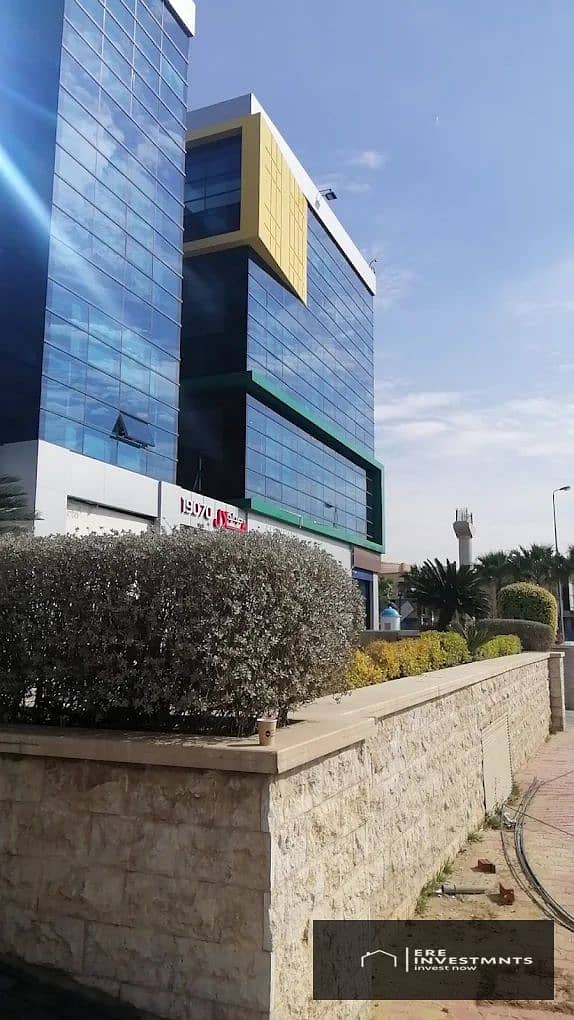 Administrative Office 95m Fully Finished Under Market Price, ready to move for Rent in Top 90 Mall New Cairo - Mehr