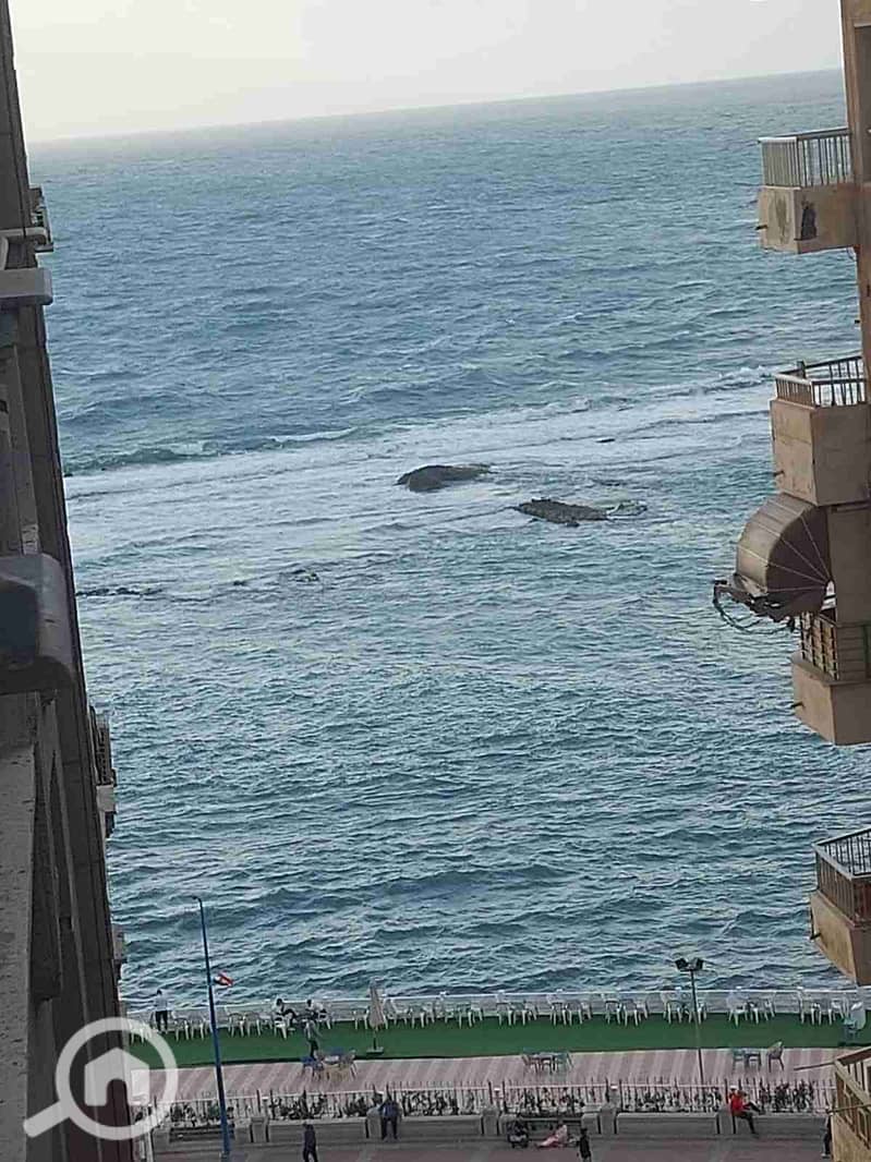Apartment for sale with two bedrooms, a reception, a bathroom, and a second kitchen, building from the sea, Ohran Street. – pohled 2