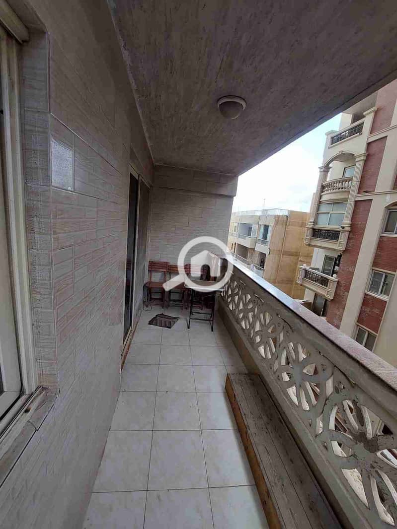 Apartment for sale with two bedrooms, a reception, a bathroom, and a second kitchen, building from the sea, Ohran Street. – pohled 4