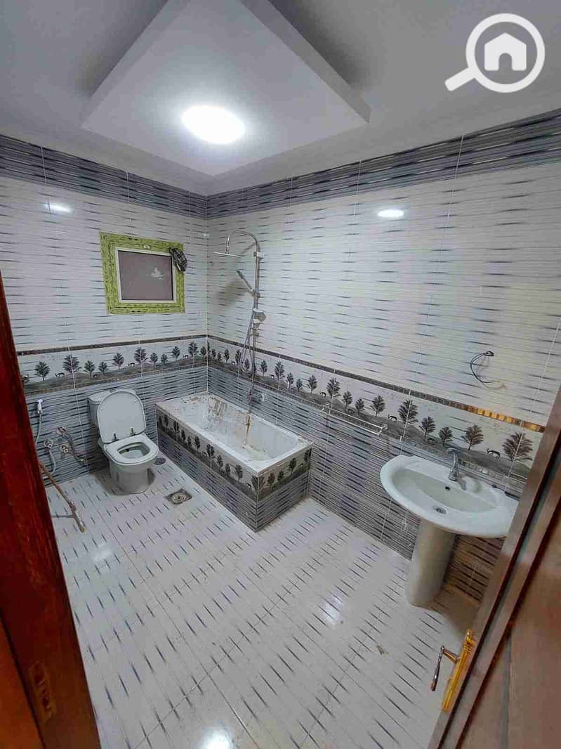 Apartment for sale for investment in Al-Asafwa with a stunning sea view, two bedrooms and a hall. - Vista 6