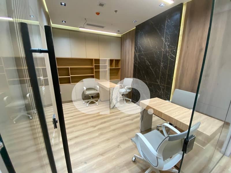 Administrative Office For Rent Fully Furnished Ultra-high-end, modern finishing using premium materials in Cairo Festival City Podium – pohled 2