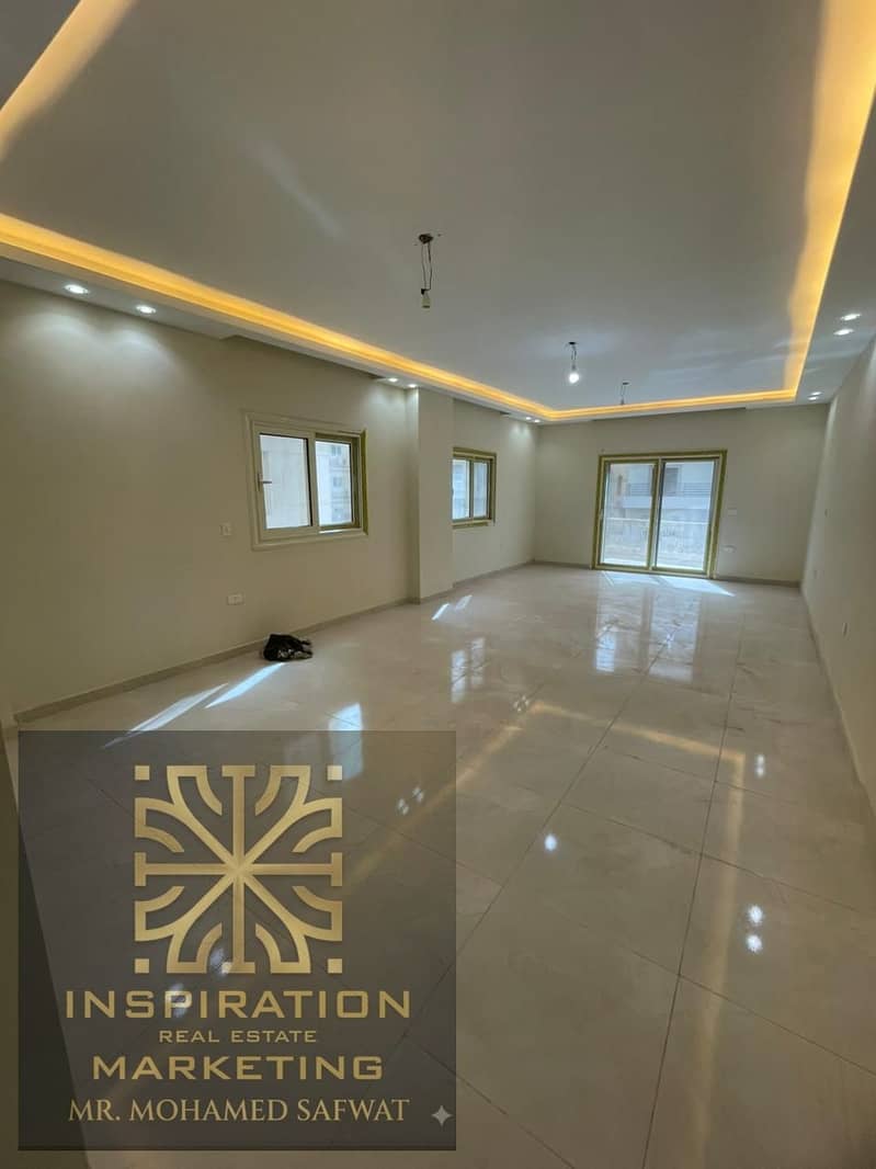 Prime 200m Apartment for Rent in South Lotus | Super Lux | Front View - Widok 2