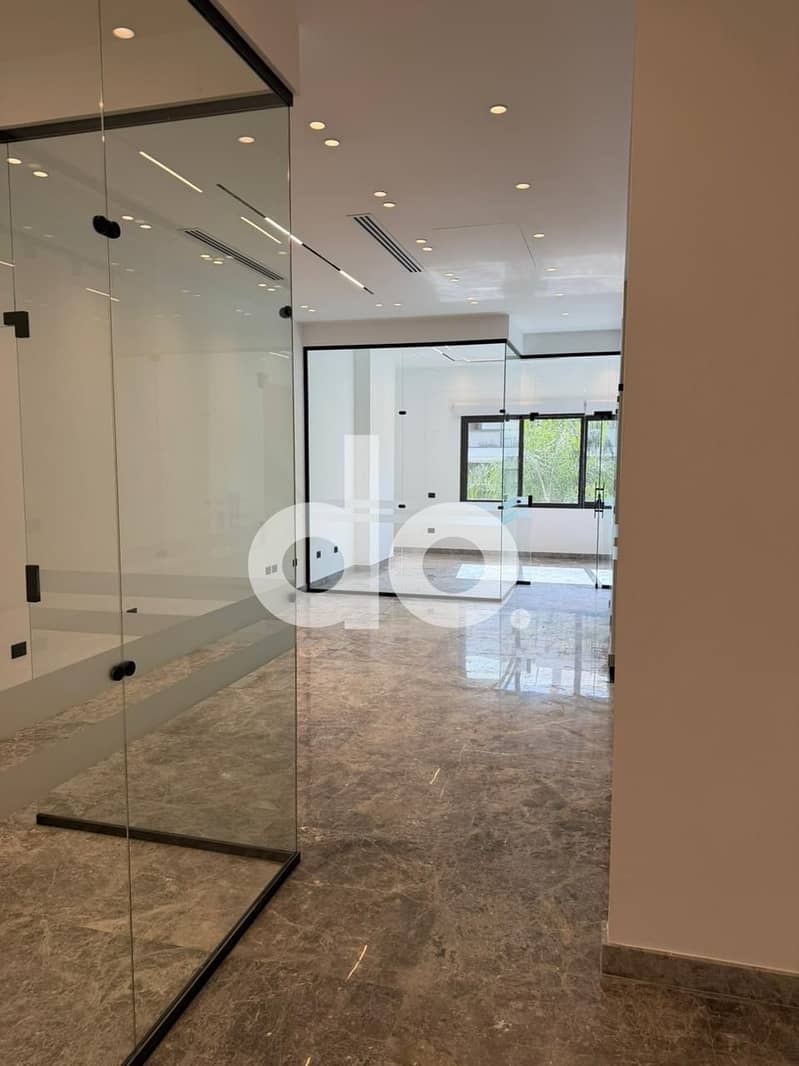 Administration Office Prime 366 sqm Fully Finished Office with AC's for Rent in Lake Town Mall New Cairo - 5th Settlement - Hot OFFER - Ansicht 4