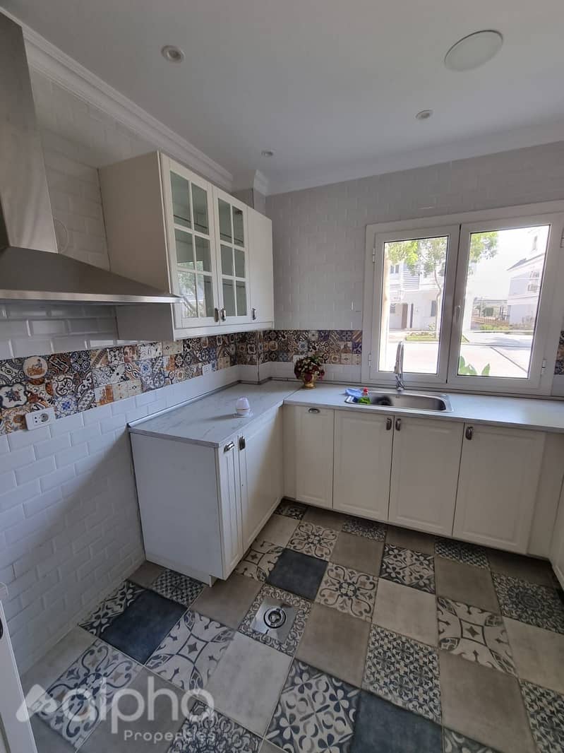 for rent i villa garden in giza plateau compound ultra lux kitchen & acMs’ - Bilde 5