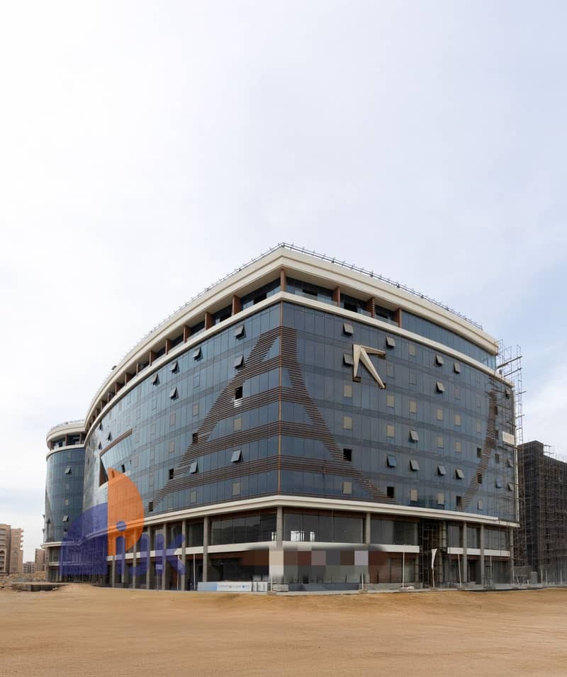 Commercial shop for sale in the New Administrative Capital. Prime location in the MU23 area. 40 square meters. Full price. 14,16 - Vista 3