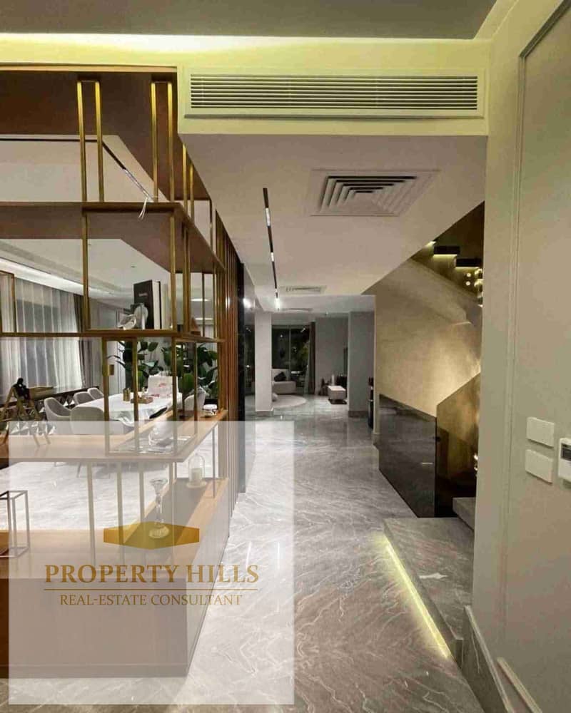 For selling villa in new cairo with old price private roof - Widok 4