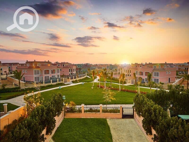 Independent villa with large spaces inside Cleopatra Palace - a prime location in front of Madinaty - Vista 5