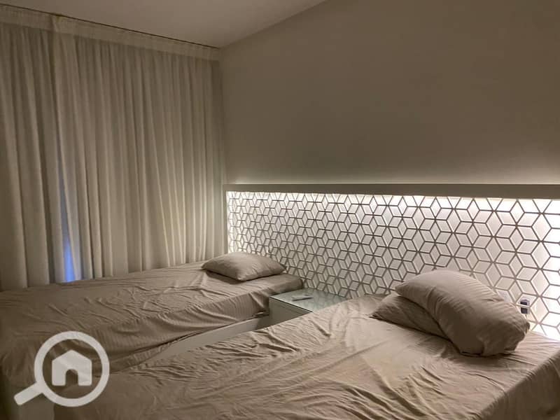 2 7616. jpg