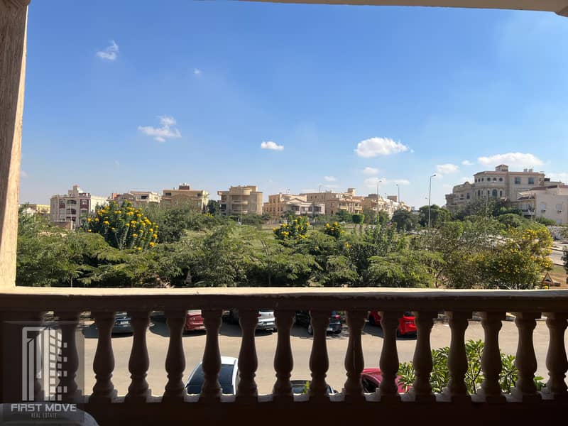 Fully finished apartment for sale, including kitchen units and parking, in a very distinctive location with an open view in Al-Banasij 6 Villas, New Cairo. - Mehr