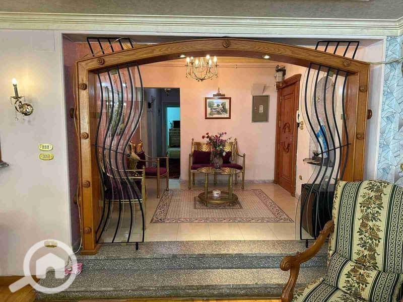 Apartment for sale in Heliopolis, 220 m, Khalifa Al-Mamoun, seventh floor, 2 elevators, 3 rooms, 2 bathrooms, reception with 4 sections. – pohled 3