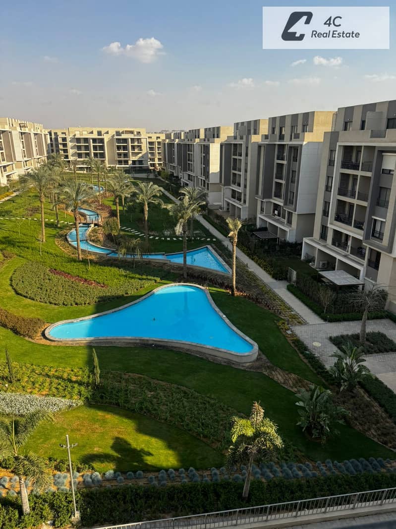 Fully finished with acs Apartment ready to move 147 m for sale with 3 bedrooms in compound fifth square al marasem new cairo with very prime location - Vista 2