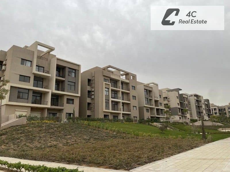 Fully finished with acs Apartment ready to move 147 m for sale with 3 bedrooms in compound fifth square al marasem new cairo with very prime location - Altro
