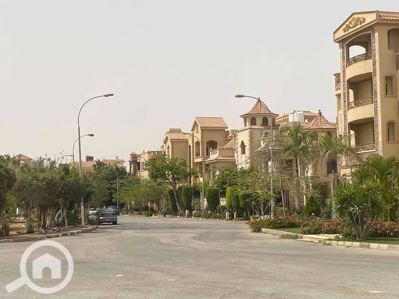 فيلا مستقلة بالكامل للبيع في السياحية الأولى – 6 أكتوبر - Mehr