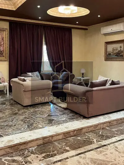 For sale, a ground floor apartment in Al Nakhil Compound, First Settlement, area 365 square meters, 4 rooms, 5 bathrooms, distinguished location, ultra-lux finish, steps from the Police Academy and Emerald Plaza Mall and Lulu.