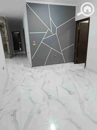 Apartment for rent in South Lotus, empty, suitable for residential or administrative use.
