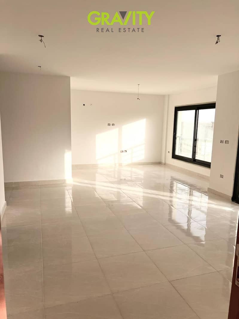 Finished apartment, ready for immediate occupancy, in a prime location in the New Administrative Capital, R8 district, opposite the Green River, Ramat - Widok 4