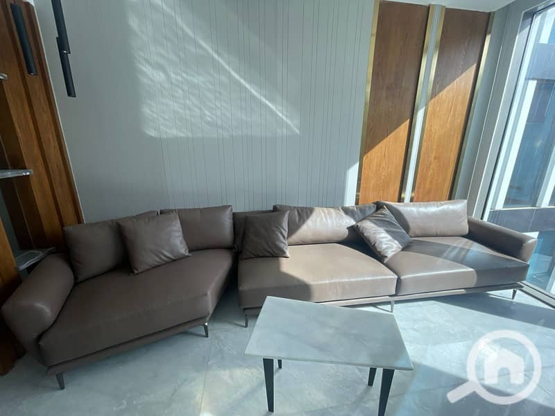 Excellent opportunity at the best price and in the best location in a top-notch mall For rent: A prime office space inside Park Street Mall - Więcej