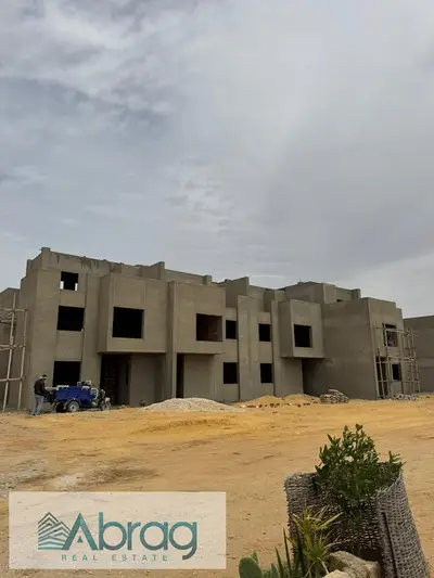 For Sale: 240 sqm Middle Townhouse in West End Compound, Sheikh Zayed, on the Dahshur Link Road. 5% Down Payment.