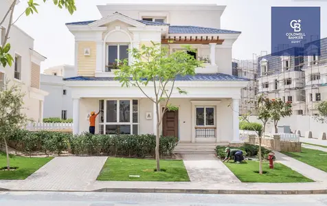 Immediate occupancy, modern villa, ready to move in, in the best location in Mountain View, with installments over 10 years.