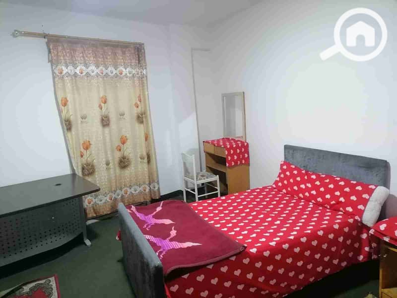Furnished apartment in Maadi, 105 El-Raisi Street, fourth floor, consists of two bedrooms, reception, bathroom, kitchen, and 2 balconies, one of which overlooks El-Raisi Street. - Aanzicht 5