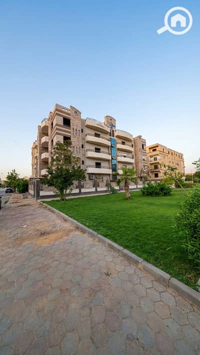 فلیٹ 4 غرف نوم للبيع في مدينة الشروق، القاهرة - Enhance_the_garden_202512071708 (1). jpeg فلیٹ 4 غرف نوم للبيع في مدينة الشروق، القاهرة - Enhance_the_garden_202512071708 (1). jpeg