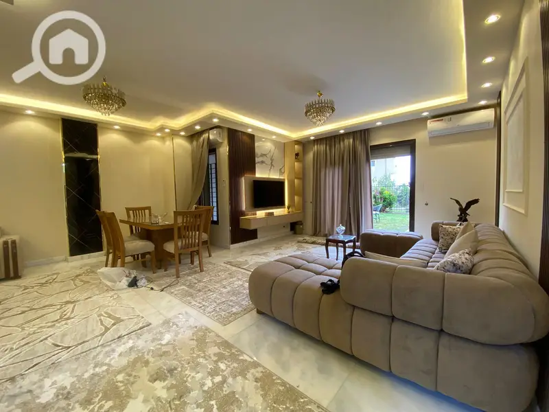 Duplex for sale in Casa Compound - 245 sqm + 70 sqm Garden furnished, with air conditioners and appliances