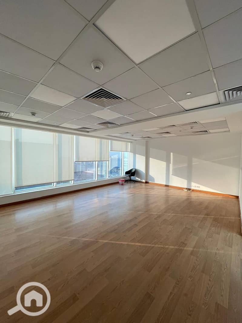 Premier 105m administrative headquarters for rent in the strongest business complex at Trivium Square, New Cairo. – pohled 2