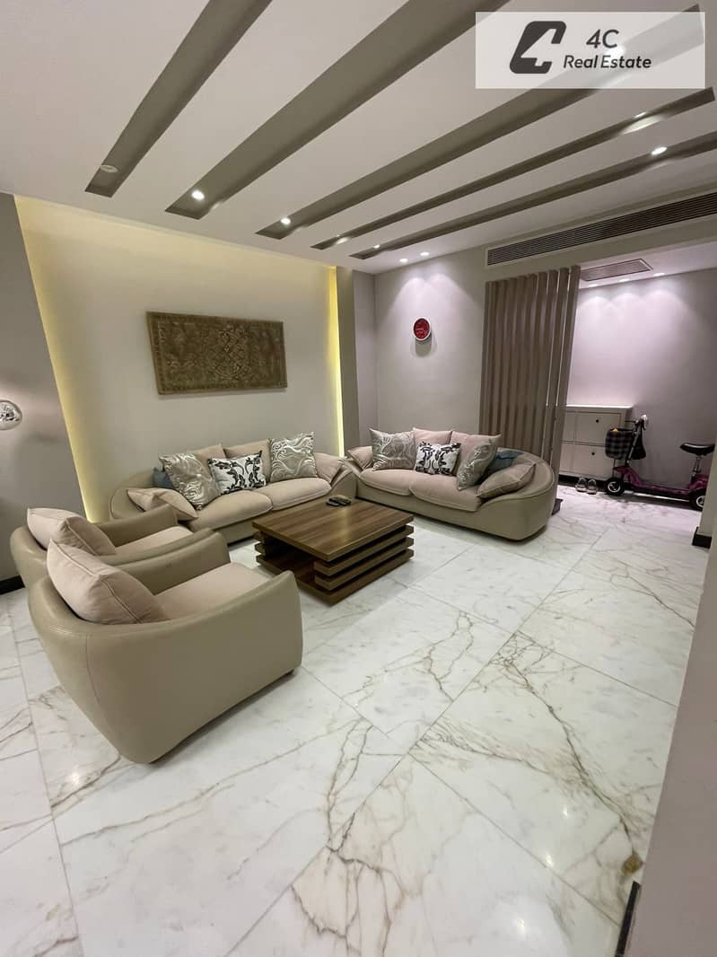 Under market price Apartment 155 m fully finished with furnitured for Rent ready to move open view landscape very prime location in Eastown – pohled 3